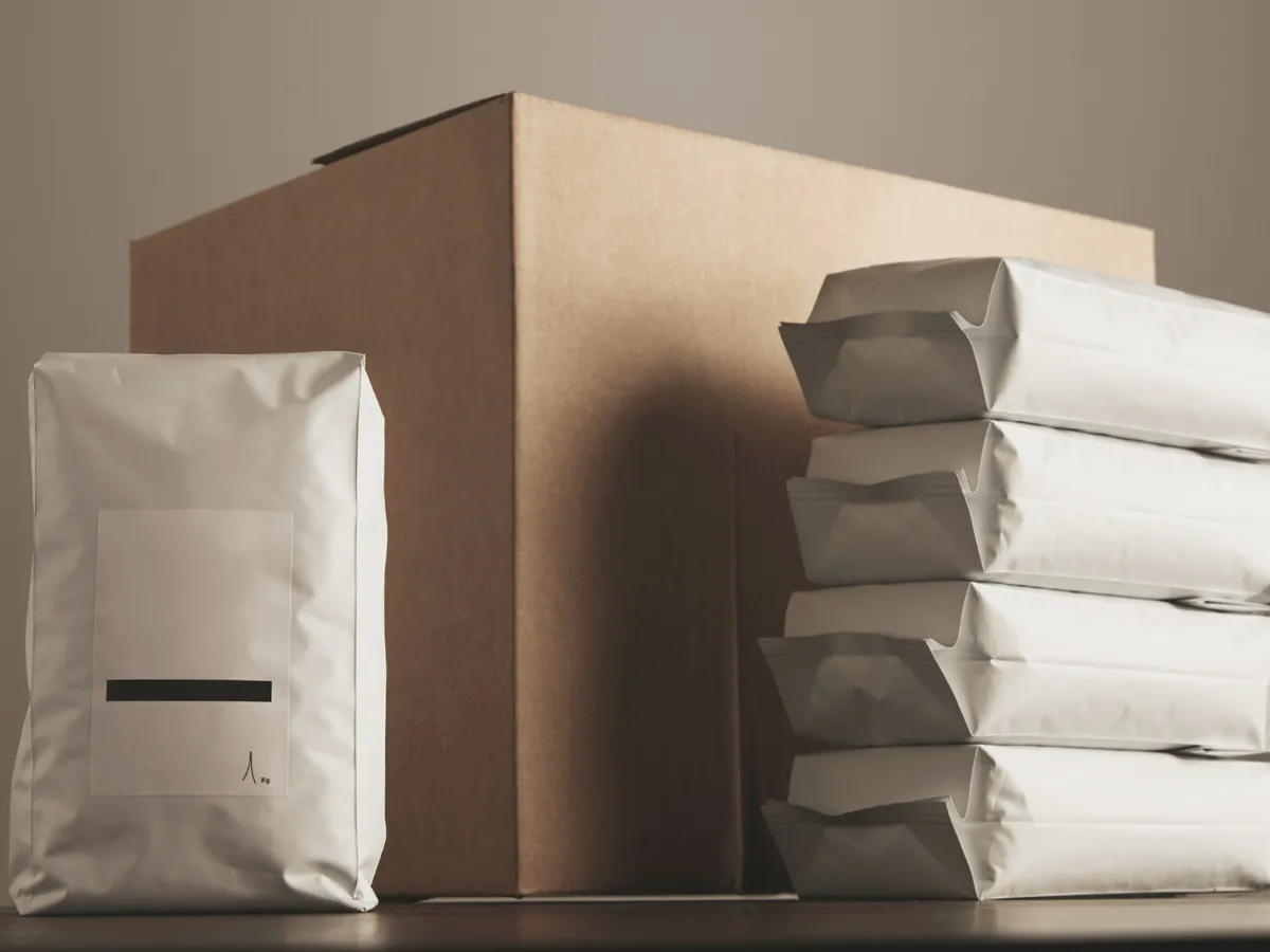 Taxa de 25 de lei crește veniturile statului, dar scade comenzile românilor de pe site-urile chinezești