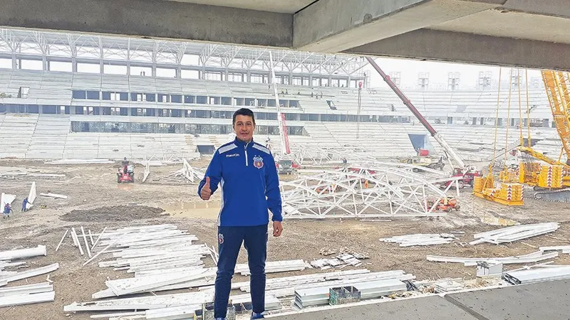 PREZENTARE Fostul jucător al Stelei, Iulian Miu, pe șantierul noului stadion Ghencea