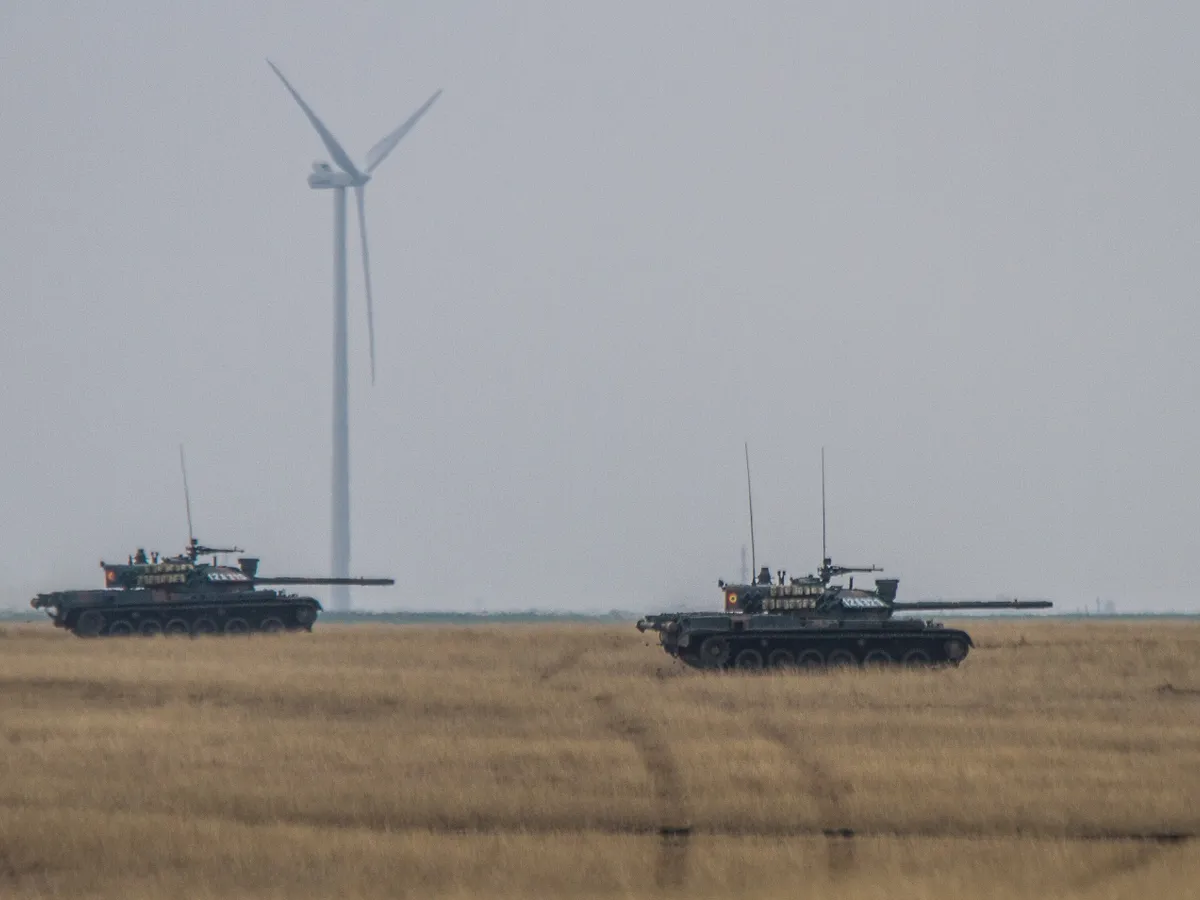 VIDEO Cu ce blindate ne putem apăra de un atac terestru. Baza e "Bizonul" până vin tancurile Abrams Inquam Photos / Ovidiu Iordachi