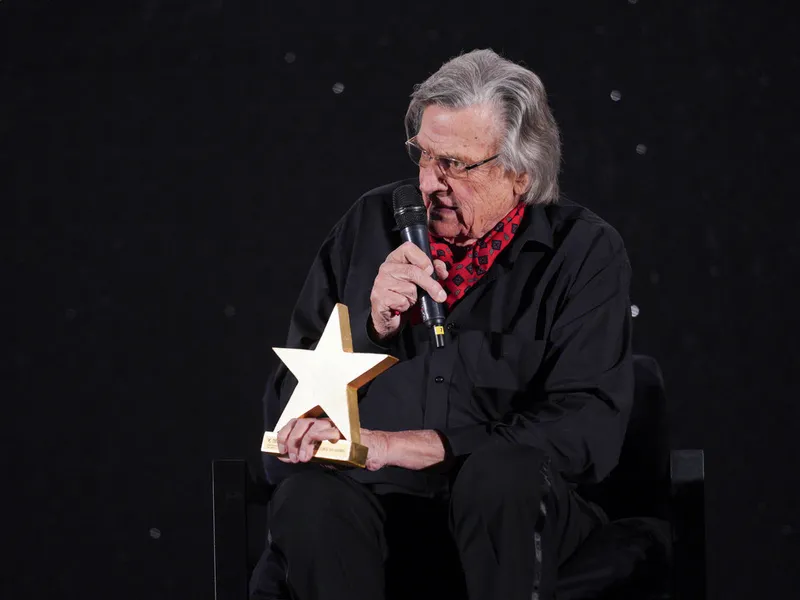 Florin Piersic a primit o stea „TIFF Legends”. Actorul a făcut show pe scenă - Foto: INQUAM PHOTOS / Raul Stef