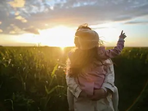 Condiții mai aspre pentru îngrijirea copiilor aflați în plasament. Asistenți maternali mai puțini Foto: Pexels (fotografie cu caracter ilustrativ)