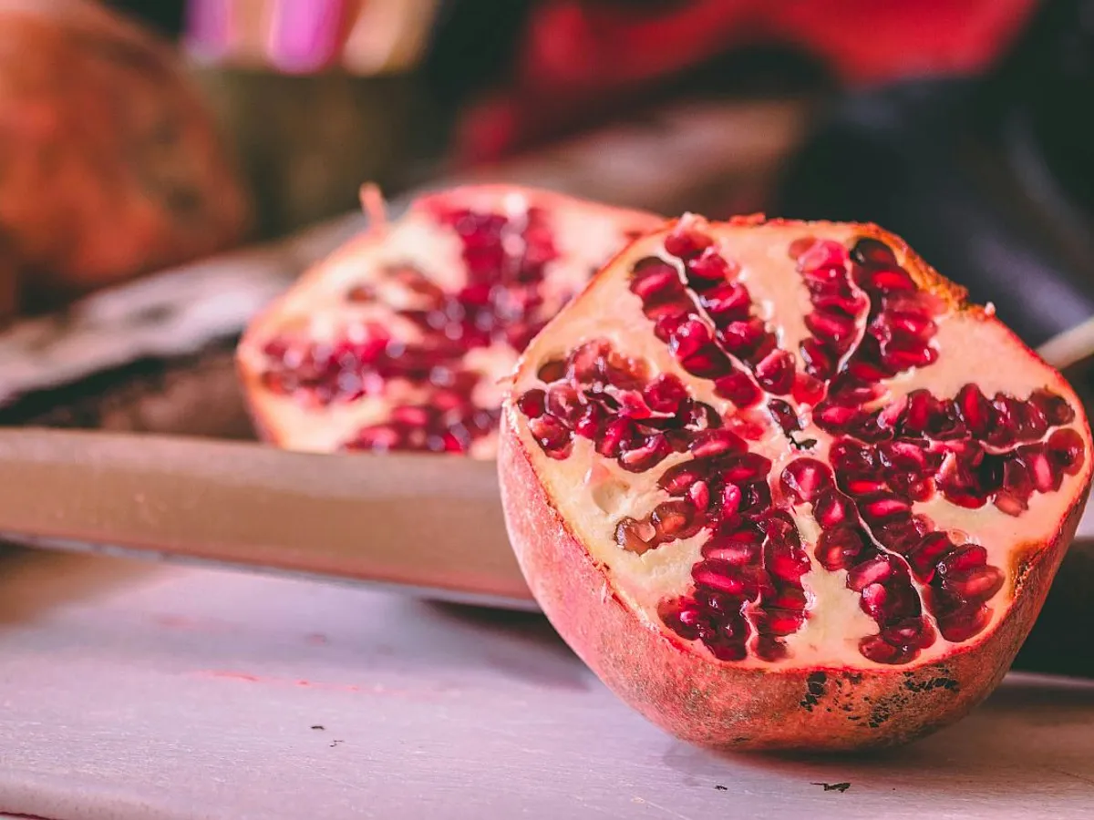 Granadilla sau fructul pasiunii, delicios, ar putea ajunge în România - Foto: Pexels/hitesh choudhary