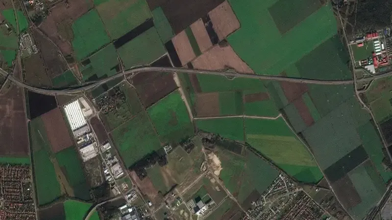 Cum se vede din satelit fabrica de mașini electrice a chinezilor de la BYD din Ungaria. Uriașă! - Foto: businessinsider.com