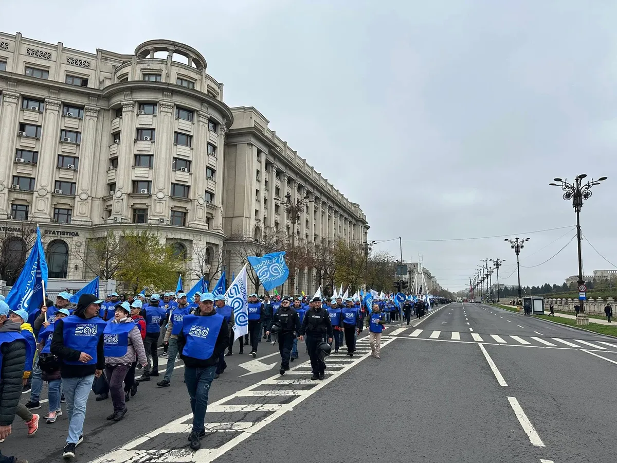 Protestul BNS în București. 5.000 de sindicaliști au plecat în marș pe Calea Victoriei