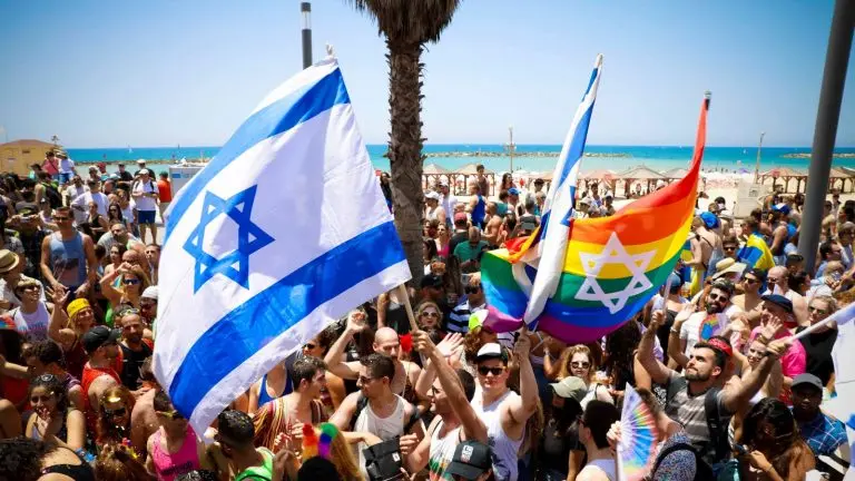 În Israel, cuplurile de homosexuali pot deveni părinţi cu ajutorul unei mame-surogat. / Foto: israeled.org