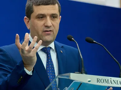 Radu Miruţă, ministrul Apărării, în conferinţă de presă - Foto: Profimedia Images