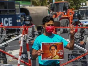 Poliţia din Yangon, cel mai mare oraş din Myanmar, a tras cu gloanţe de cauciuc şi a operat arestări. / Foto: ctvnews.ca