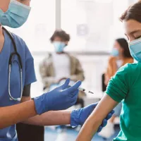64% dintre elevi nu fost informați, la școală, despre beneficiile vaccinării anti-COVID / Digi24