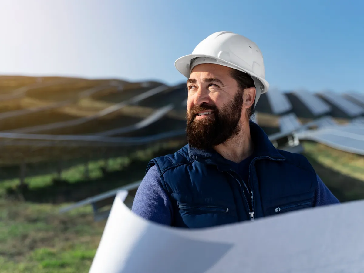 30000 lei de la stat pentru panouri fotovoltaice. Guvernul anunță schimbări la înscrierea în program