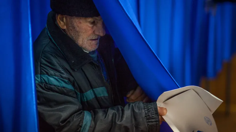 Cine va putea vota cu urna specială, conform BEC? Categoria uriașă de votanți care este exclusă: FOTO - Profimedia(imagine cu rol ilustrativ)