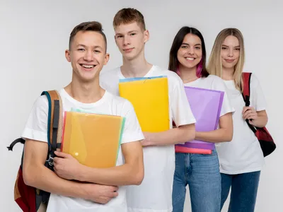 Elevii pot consulta online oferta liceelor din București - Foto: Freepik (cu rol ilustrativ)