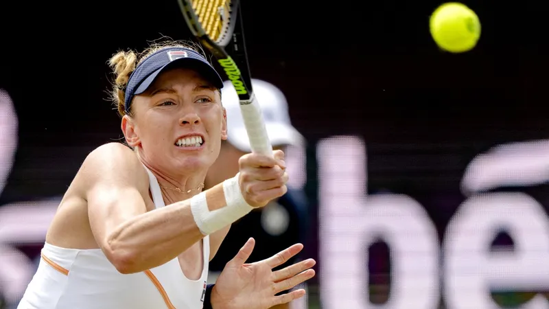 Ekaterina Alexandrova a triumfat în finala turneului de la's-Hertogenbosch, învingând-o pe Arina Sabalenka în două seturi - Foto: Profimedia Images