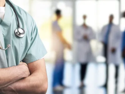 Medic român stabilit în Franţa, despre obligarea doctorilor să profeseze în ţară: „Atunci să se facă la fel și cu alte profesii”