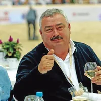 Președintele ANSVSA, Geronimo Brănescu (stânga), și Sorin Paul Stănescu se simt foarte bine împreună, inclusiv la șprițuri