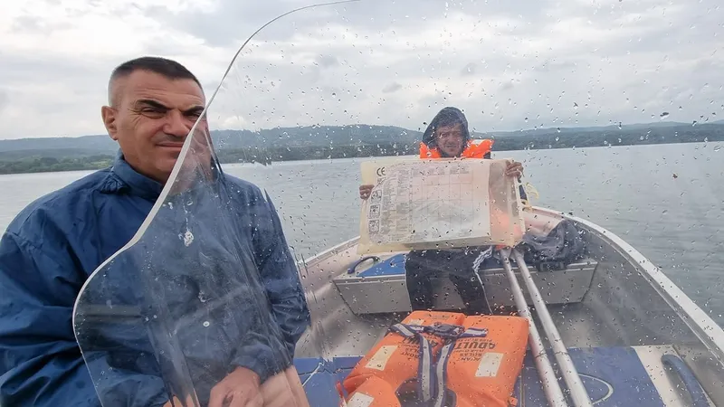 VREMEA Dunărea se umflă. Ce debite anunță hidrologii în România? Primele măsuri luate de autorități - Foto: Apele Române Jiu (rol ilustrativ)