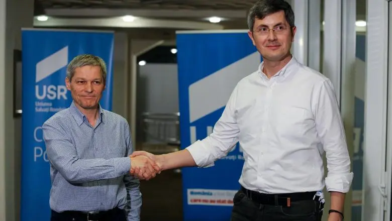 Liderul USR, Dan Barna, alături de liderul PLUS, Dacian Cioloș/ Foto: Digi24