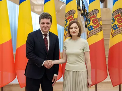 Maia Sandu, la „Marea Dictare Naţională”: „Limba română ne poartă istoria, ne păstrează cultura” - Foto: Facebook / Nicușor Dan