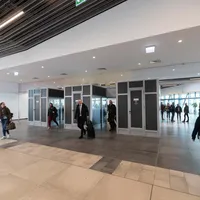 Magazine dintr-un mare aeroport din România, închise de ANPC. Ce nereguli au descoperit? - Foto: Virgil Simionescu/ Imagine cu caracter ilustrativ/ INQUAM Photos