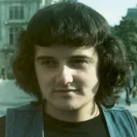 Recuoașteți personajul? Bărbatul din imagine a fost un milionar celebru, iar acum a ajuns la azil - Foto: Arhiva personala / Irinel Columbeanu / imagine cu caracter ilustrativ