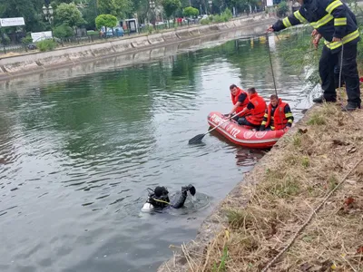 Un bărbat a căzut în râul Dâmbovița, în zona Spitalului Universitar/ Foto: ISU