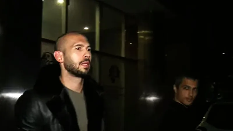 VIDEO Andrew şi Tristan Tate, aduşi în cătuşe la CAB, află dacă vor rămâne în arestul preventiv - Foto: captură video Digi24