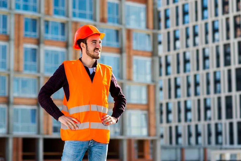 Muncitor în construcții - Foto: Freepik
