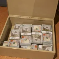 „Coșmarul” unui bărbat după ce a descoperit 190.000 $ într-o cutie „blestemată” ascunsă în perete - FOTO: Profimedia