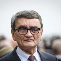 Ciorbea lucrează pentru salvarea infractorilor. Foto Inquam Photos/Alexandru Bușcă