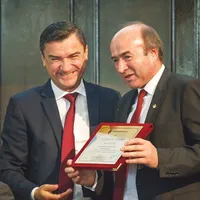 Deschiderile de an universitar de la UAIC sunt organizate ca show-uri în care Toader are un rol central