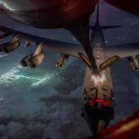 Bombardierul B-52H Stratofortress ale Forțelor Aeriene ale SUA în cadrul operațiunii „Epic Fury” - Foto: Profimedia images