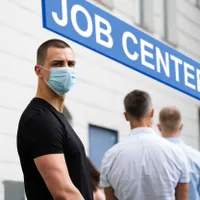 Budăi: Persoanele apte de muncă care refuză să lucreze nu vor mai primi venitul minim de incluziune - FOTO: Profimedia Images