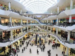 Mall-urile și supermarket-urile din București vor limita accesul clienților/FOTO: playtech.ro