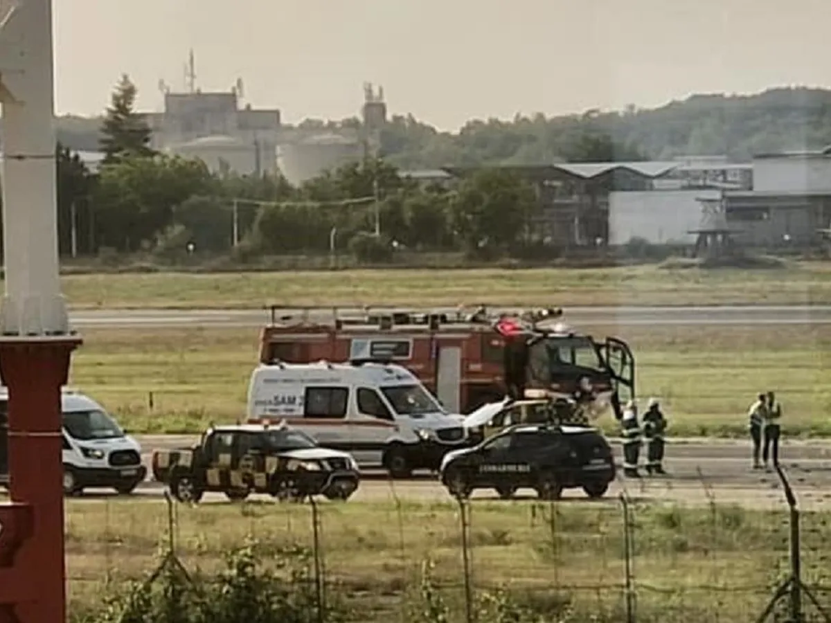 Avionul a fost verificat iar pasagerii au fost duți într-o zonă sigură Foto: BoardingPass