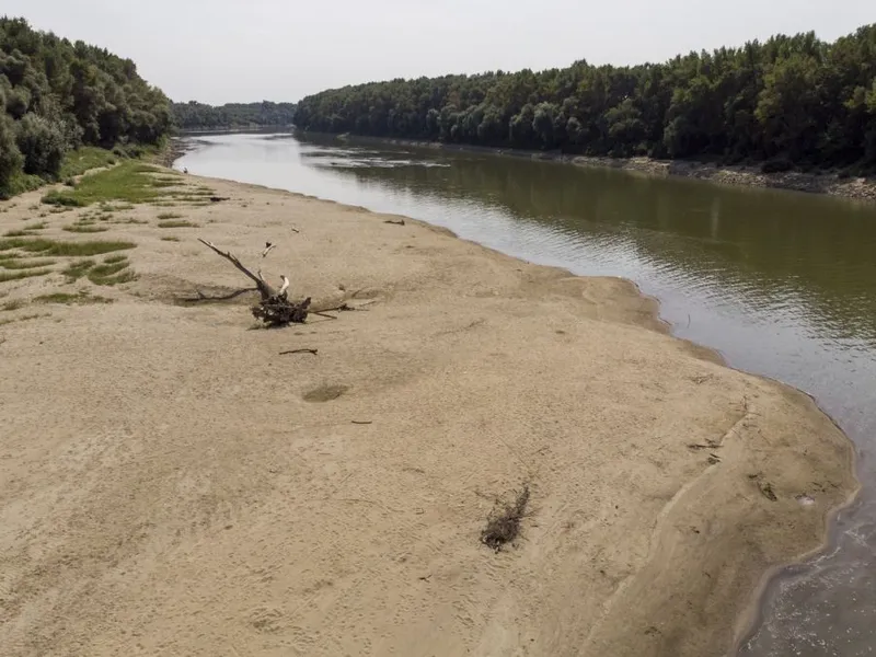 Banc de nisip pe râul Tisa, în dreptul localităţii Kiskore - Foto: Profimedia Images