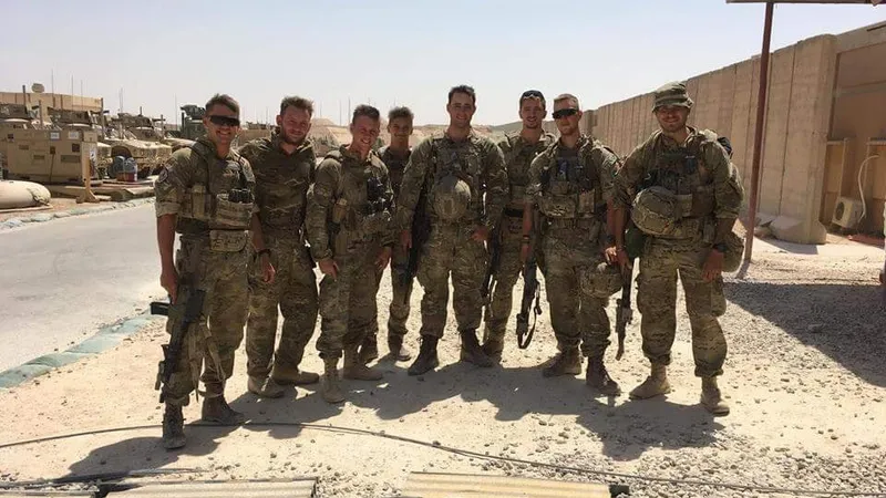 Joe Stirling și colegii săi din Royal Regiment of Scotland pe vremea când erau în Irak Foto: Facebook