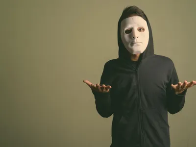 Om cu masca - Foto: Freepik