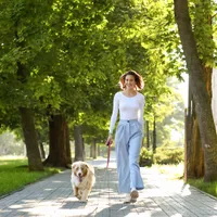 Mersul pe jos: terapia gratuită la îndemâna tuturor. Câți pași trebuie să faci zi de zi? Foto: Shutterstock(footgrafie cu caracter ilustrativ)