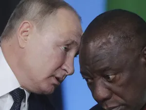 Putin, susținut de Ramaphosa. Președintele Africii de Sud acuza NATO pentru războiul din Ucraina. / Foto: africanews.com