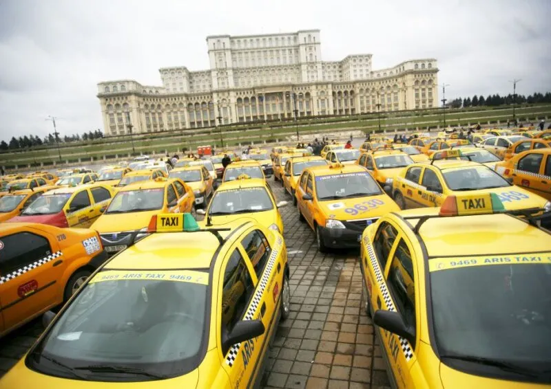 Noi criterii de calificare pentru taxiuri, în Capitală: mașini Euro 6 sau electrificate. / Foto: gsp.ro