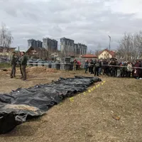 Soldații ruși au ucis cu sânge rece mii de civili în Ucraina/ FOTO: Twitter