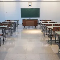 Peste 57% din școlile din România depășesc normele de poluare a aerului cu particule fine (studiu)/FOTO: Unsplash