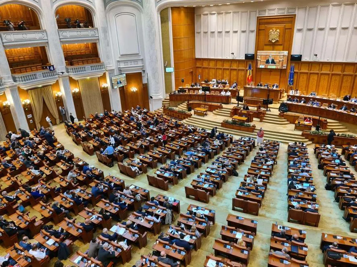 Parlamentul începe sesiunea de toamnă. Partidele caută majoritatea pentru formarea unui nou Guvern