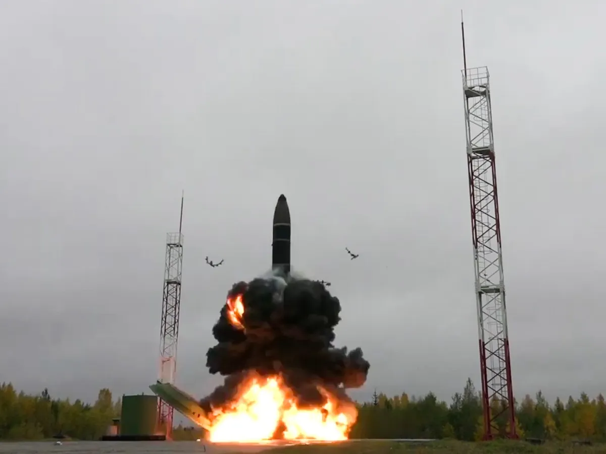 China, Rusia și Coreea de Nord sporesc focoasele nucleare desfășurate pe rachete. Ce face NATO