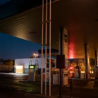 Ziua şi ieftinirea la pompă. Șoferii din România plătesc mai puțin pentru combustibil Foto: Freepik (fotografie cu caracter ilsutrativ)