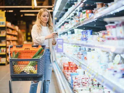 Alimenete la prețuri bune în supermarket - Foto: Freepik