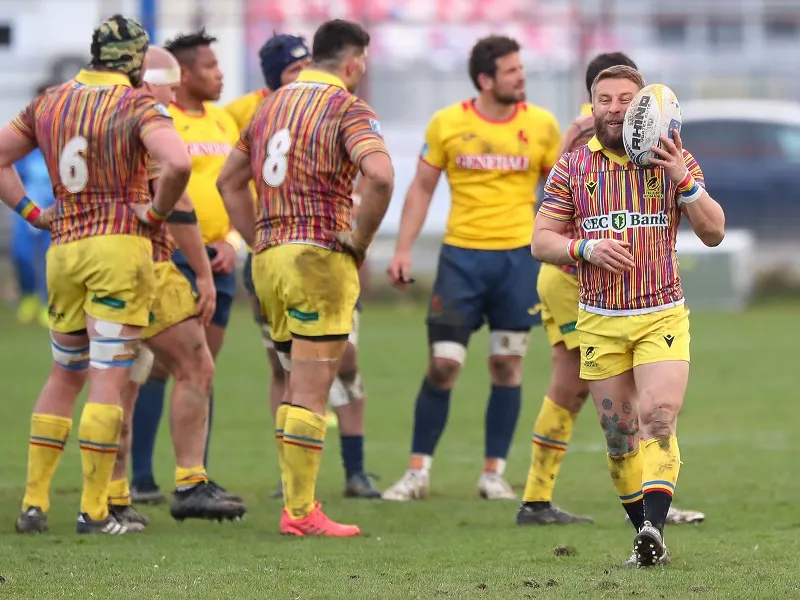 Flroin Surugiu (cu mingea în mână) a jucat împotriva Argentinei și în 2011 la Cupa Mondială din Noua Zeelandă Foto: INQUAM Photos/Ștefan Constantin