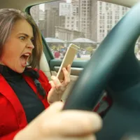 Un an de închisoare pentru șoferii pe care îi lasă nervii în trafic. Ce gest se pedepsește aspru? - Foto: Freepik