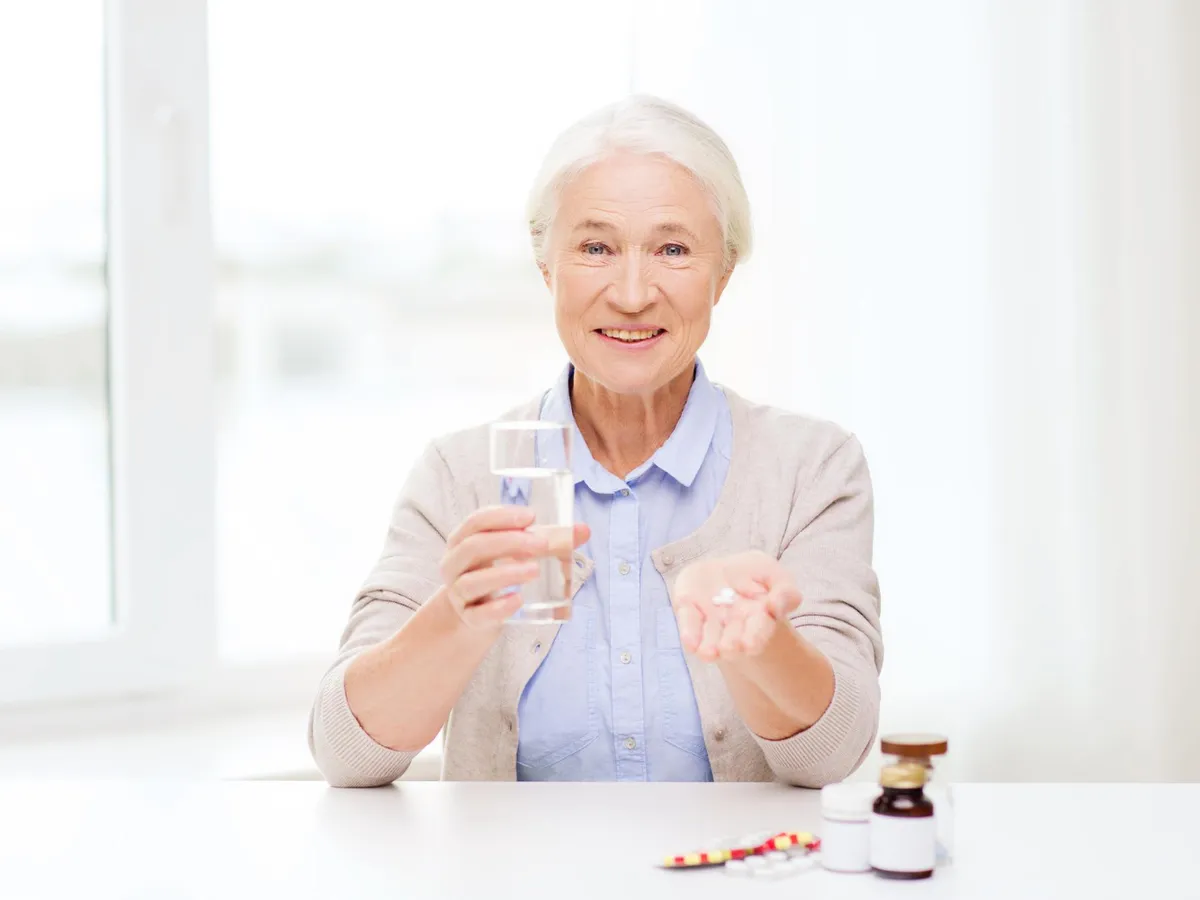 Pensionarii cu pensie peste 400 lei trebuie să plătească asigurări de sănătate. „Așa e corect” - Foto: Freepik