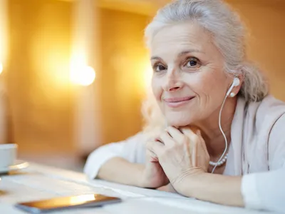 Pensionară la pensie - Foto: Freepik
