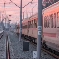 La un pas de tragedie după ce s-a urcat pe tren pentru un selfie. Fată de 16 ani dusă arsă la spital - Foto: Arhiva